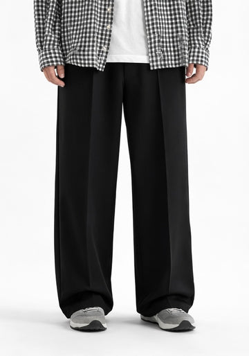 Pleated Relaxed Black Trouser