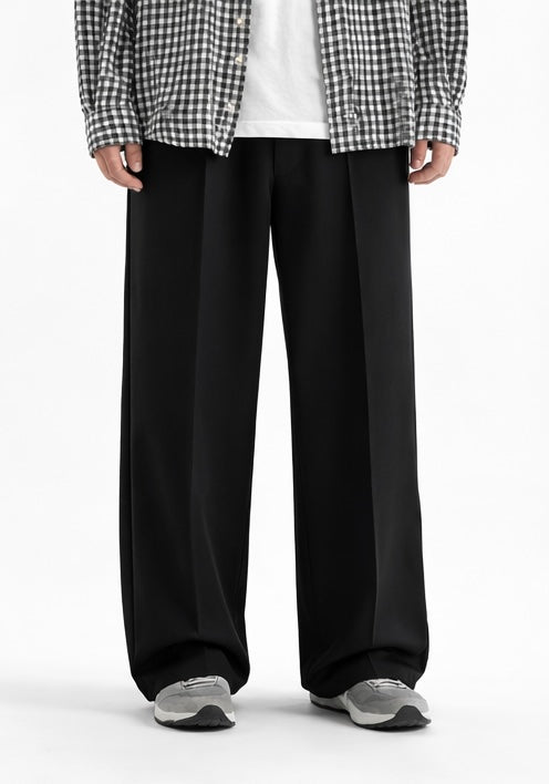 Pleated Relaxed Black Trouser