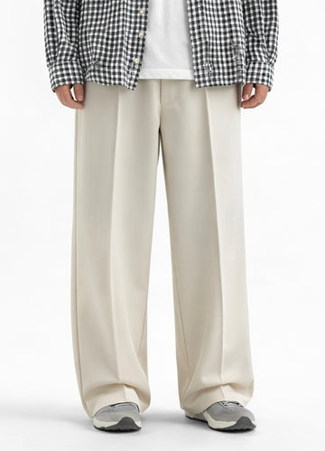 Pleated Relaxed Off White Trouser